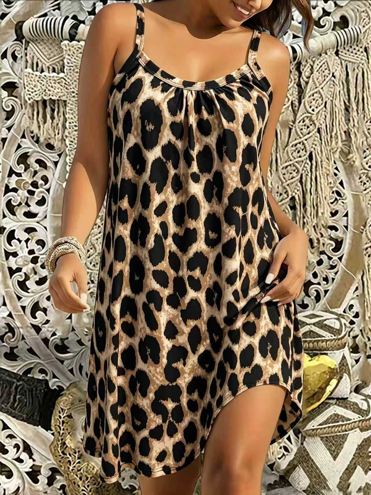 Plus size spaghetti strap mini dress detail